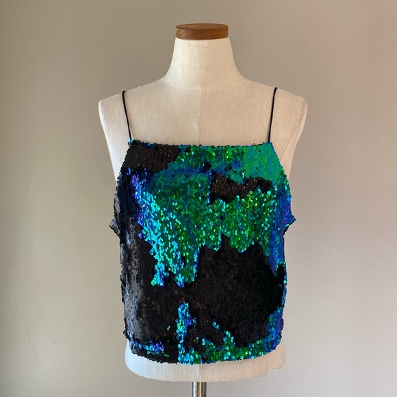 Forever 21 woman’s Flippable blue green sequin crop tank top spaghetti straps - Picture 3 of 13